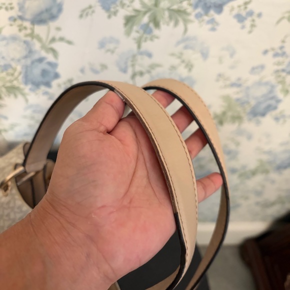 Michael Kors Tan and Cream Shoulder Bag - Picture 10 of 12